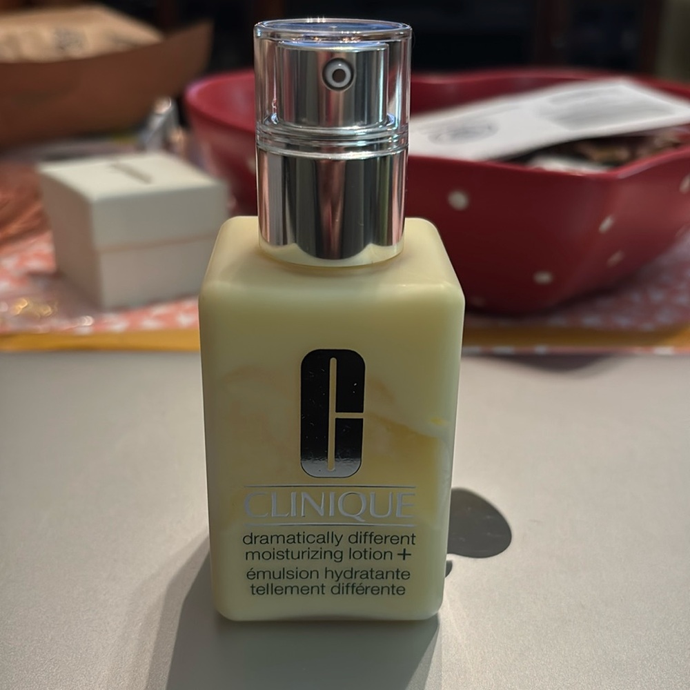 Clinique dramatically different moisturizing lotion